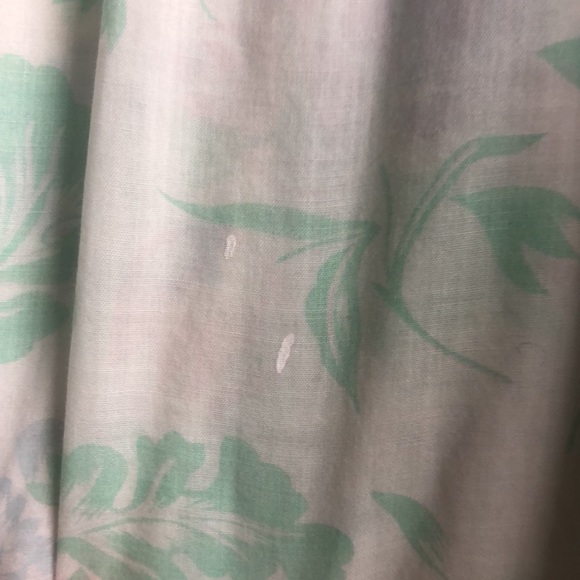 2 Pockets Gown robe snaps up has paint spots s/m - Picture 12 of 12